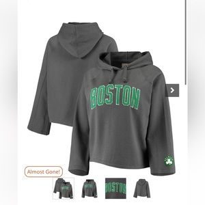 Cropped Boston Celtics Hoodie. Size L.